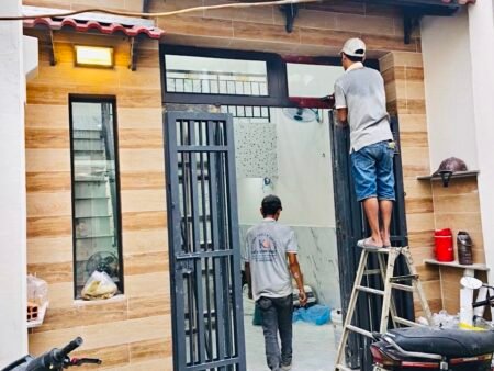 NHÀ MỚI HẺM CÂY SUNG