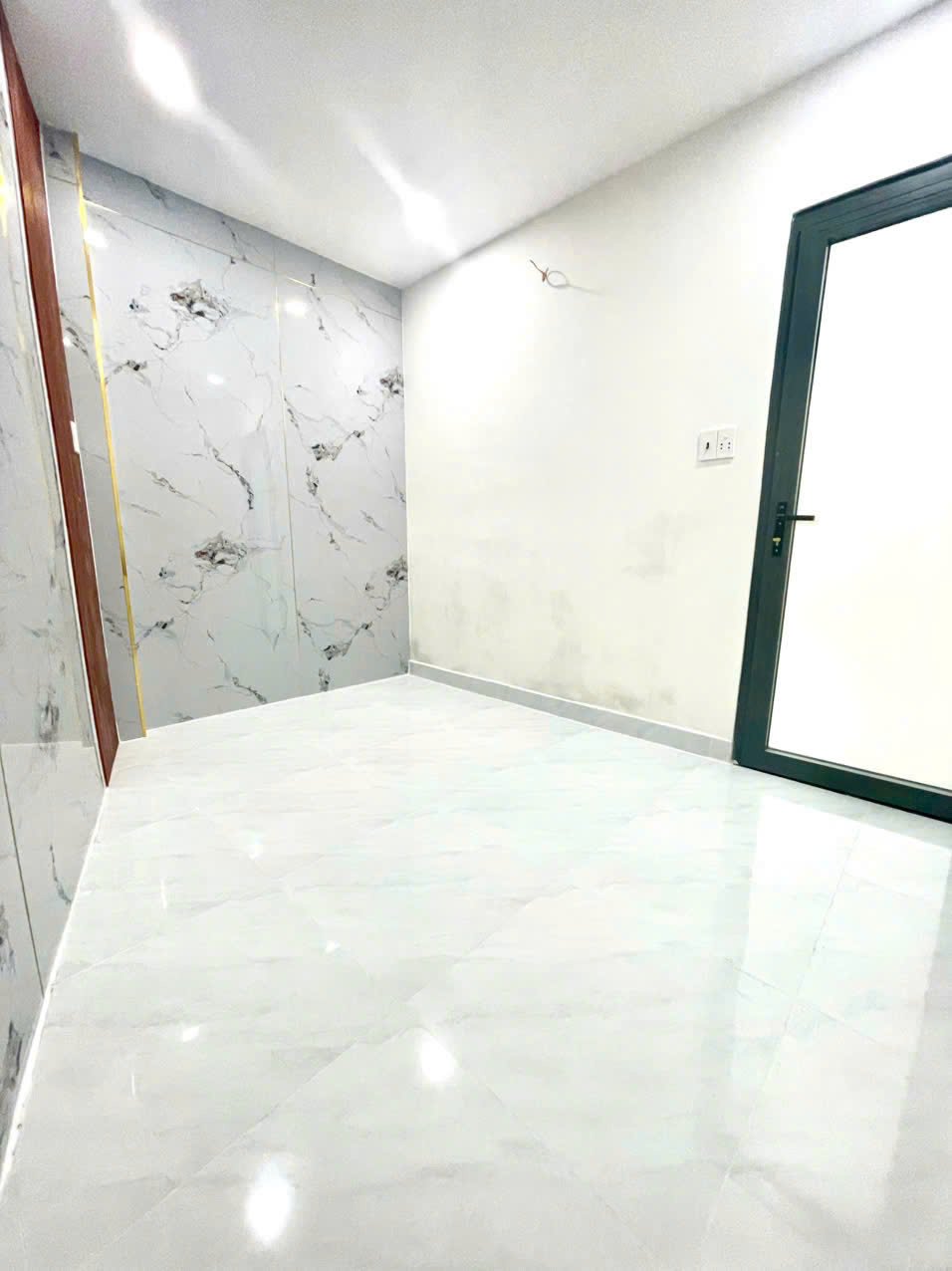 z7609210509015_61f2f165d057a7a616878495aa297e86