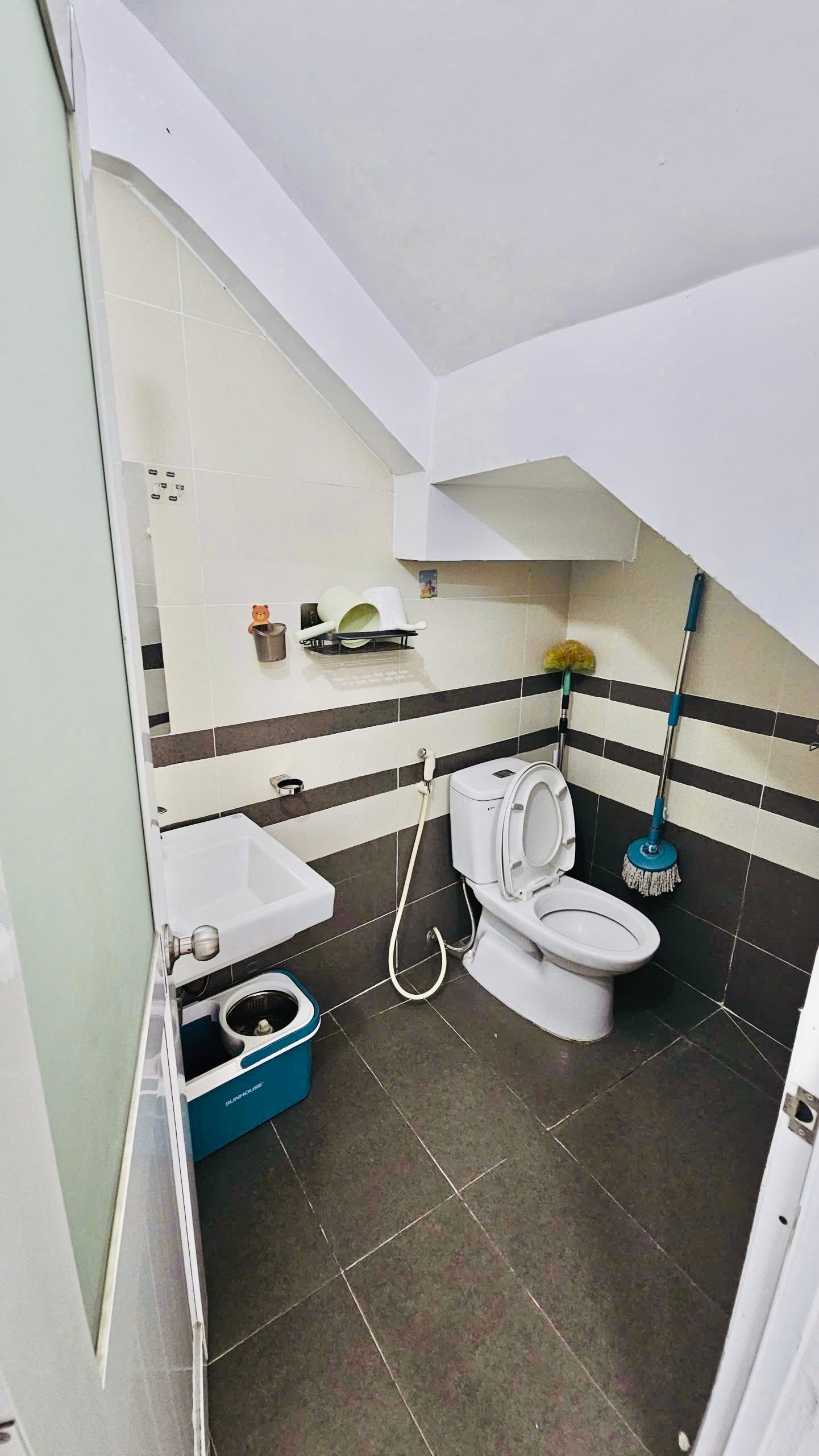 z7612707388157_95422c5c7ec29b8bf691f2c77bf24bc7