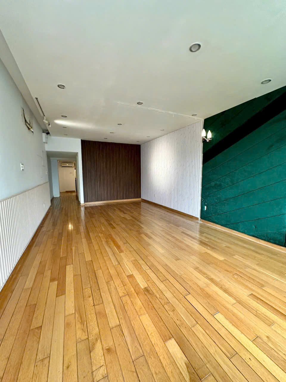 z7630245572870_5e302735d02084ff9e467d48b3095f7a