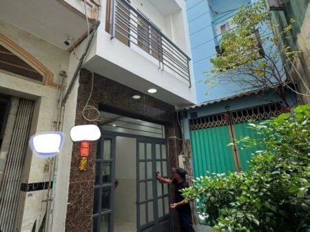 NHÀ HẺM CÁCH MT 50M CHÁNH HƯNG P9 Q8