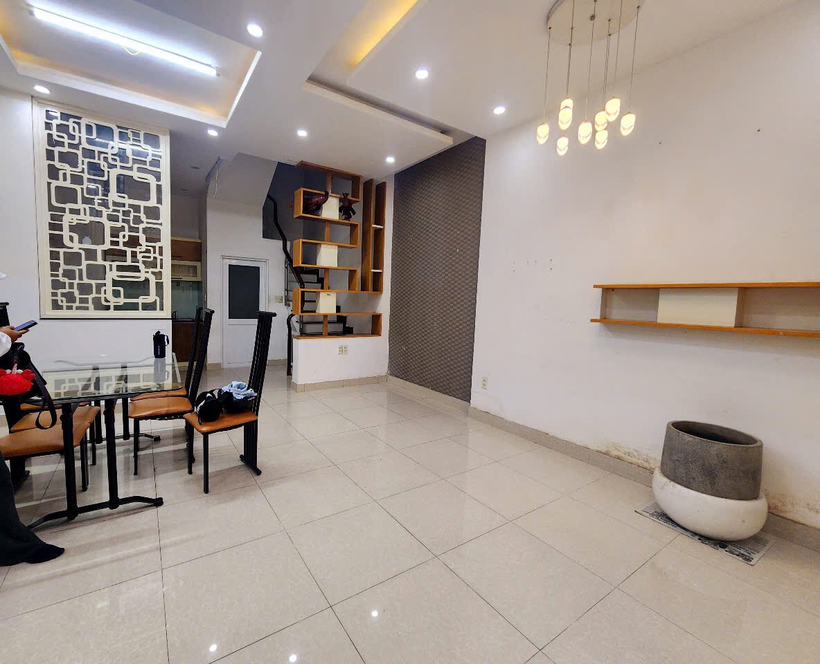NHÀ NGUYỄN THỊ TẦN PHƯỜNG CHÁNH HƯNG