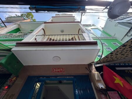 NHÀ 3 LẦU ĐÚC BTCT HÀ TÔN QUYỀN P15 Q5