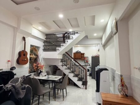NHÀ CÁCH HXH VÀI BƯỚC CHÂN DƯƠNG BÁ TRẠC P2 Q8