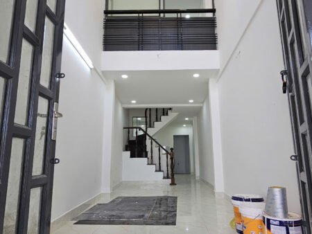 NHÀ MT NỘI BỘ P4 Q8