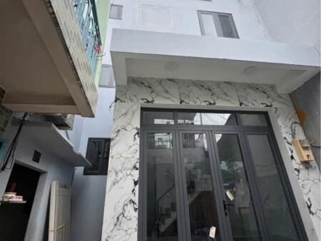 NHÀ 3 LẦU ĐÚC BTCT BA ĐÌNH P10 Q8