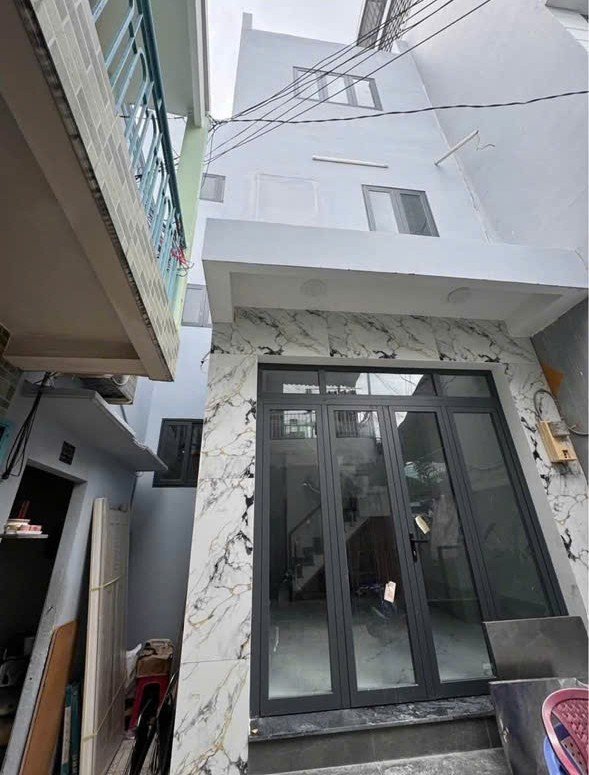 NHÀ 3 LẦU ĐÚC BTCT BA ĐÌNH P10 Q8