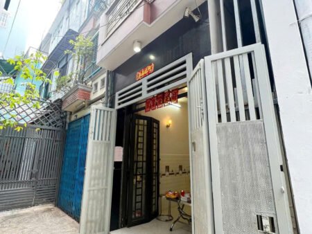 NHÀ DƯƠNG BÁ TRẠC PHƯỜNG CHÁNH HƯNG