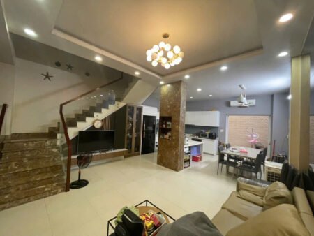 NHÀ KDC TẠ QUANG BỬU P5 Q8 BÊN MÉ GIAI VIỆT