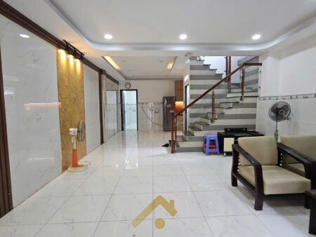NHÀ ÂU DƯƠNG LÂN P3 Q8 VỊ TRÍ TRUNG TÂM