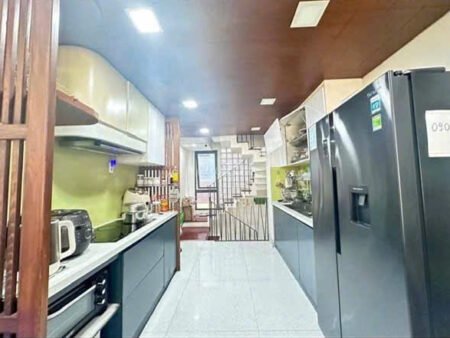 NHÀ 5 TẦNG CÁCH 1 CĂN RA MT DẠ NAM P3 Q8