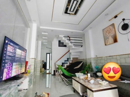 NHÀ 3 TẦNG PHẠM THẾ HIỂN P4 Q8