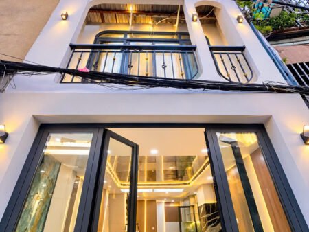 NHÀ MỚI ĐẸP PHẠM THẾ HIỂN P4 Q8 GẦN TTTM PARCMALL